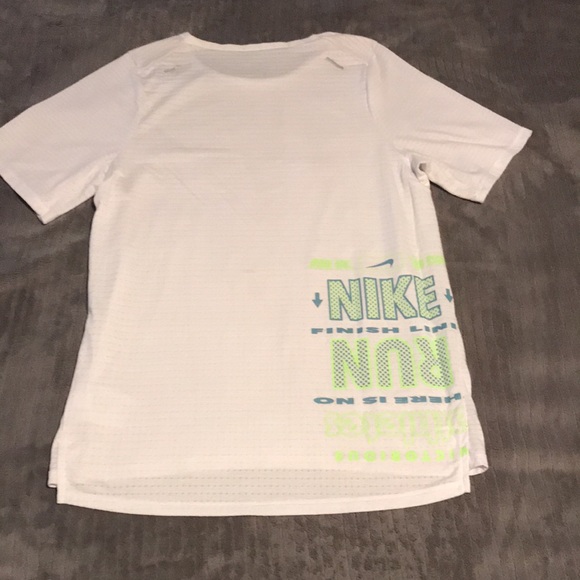Nike Dri-Fit Running shirt - Picture 4 of 7